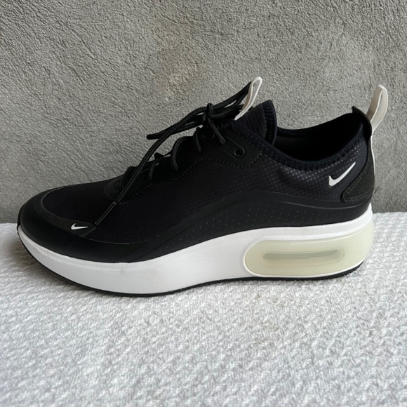 Nike Air Max Dia White Black Metallic Gold AQ4312-107  NIKE Air Max Dia AQ4312 001 Black/Summit White USED ONCE 9